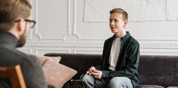 teen in therapy 