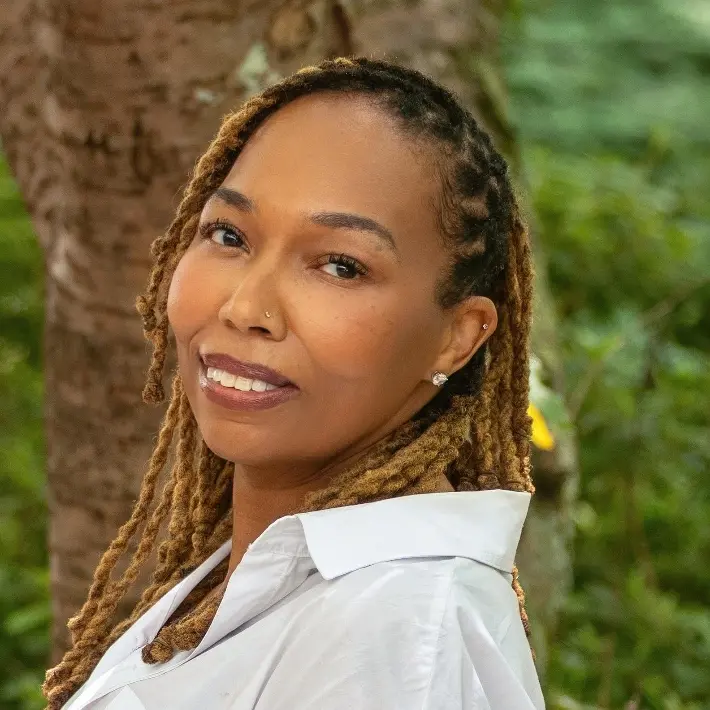 adult headshot of Danielle Smith