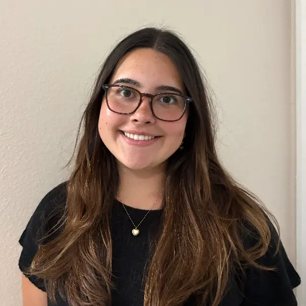 adult headshot of Isabela Moreno