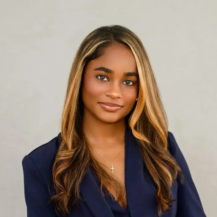 adult headshot of Iyanni Felder
