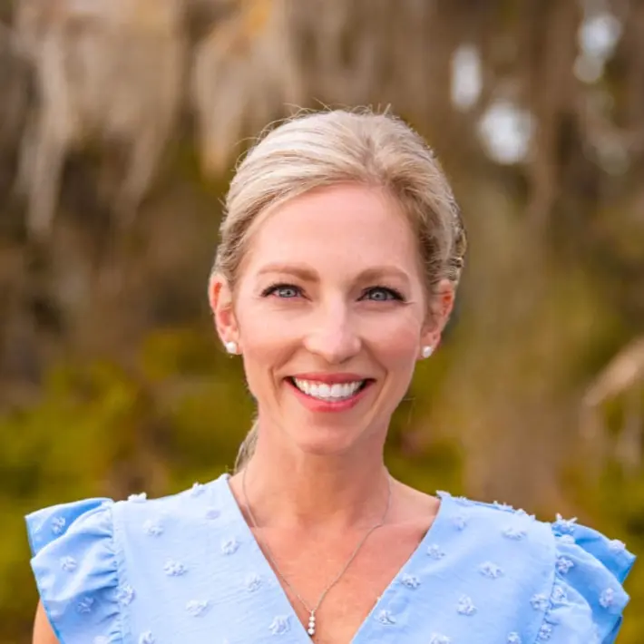 adult headshot of Kalie Schwamb