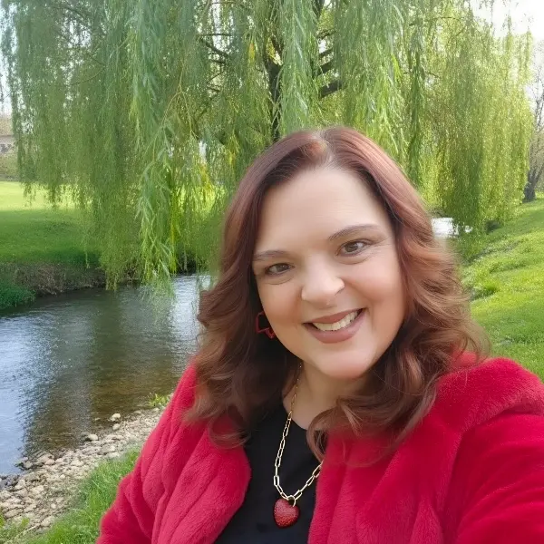 adult headshot of Karen Krider