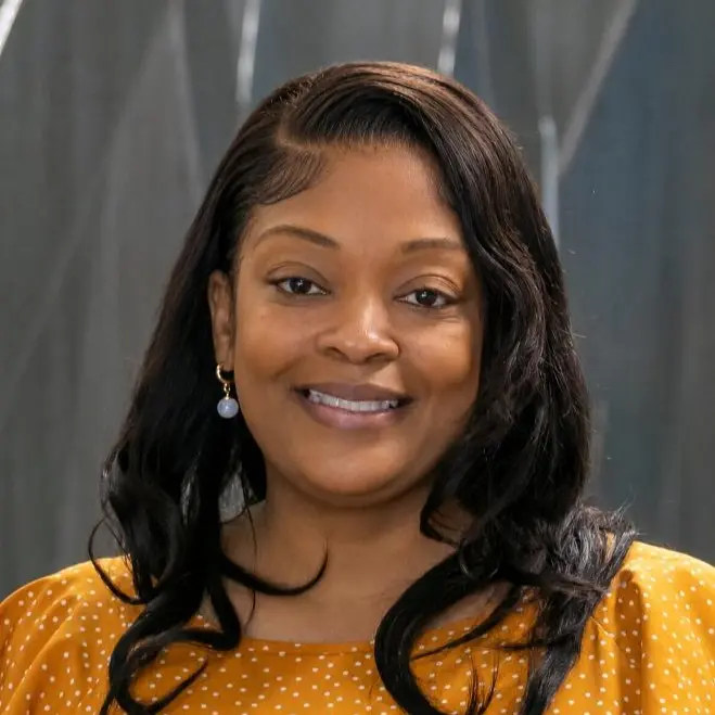 adult headshot of Shuntrice Stapleton